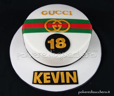 torta pasta di zucchero gucci|decorazioni in pasta di zucchero.